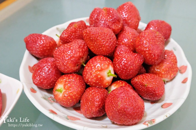 大家在問的北部採草莓推薦『323溫室精緻農場』開放了！場地夠大下雨天也能採~ - yukiblog.tw