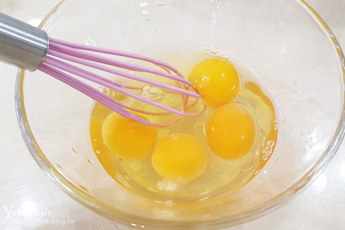 電鍋簡單食譜》真正的雞蛋布丁~材料只要鮮奶、雞蛋、砂糖～好吃無添加 - yukiblog.tw