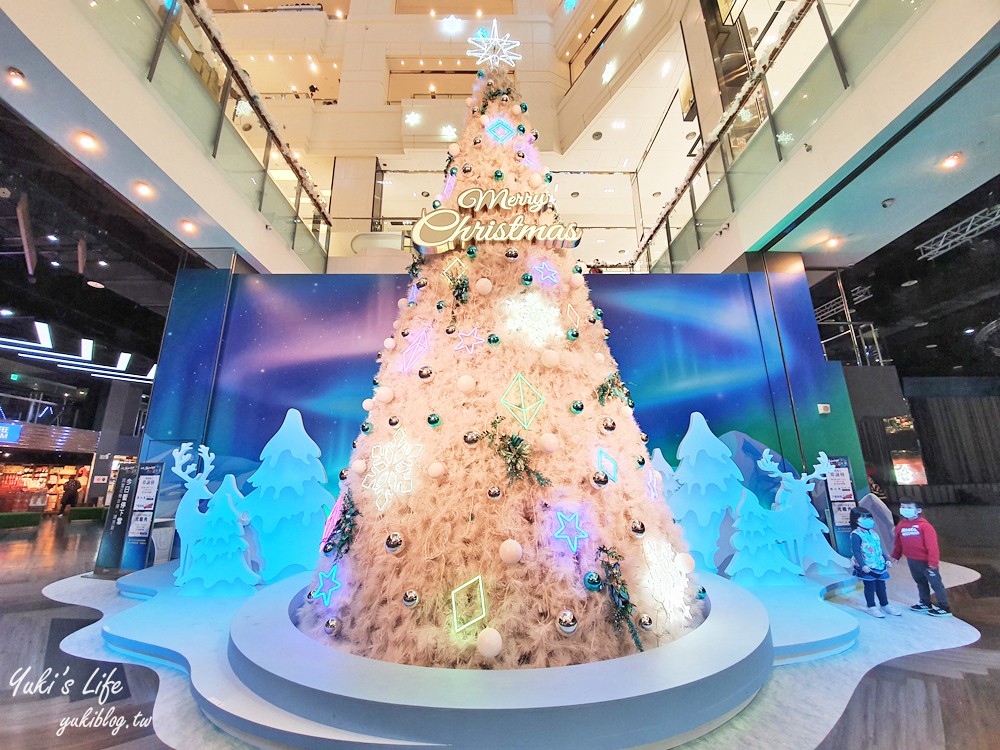 2020桃園台茂耶誕嘉年華》2層樓高聖誕樹下雪極光秀！吃喝玩樂親子遊就來這裡！ - yukiblog.tw