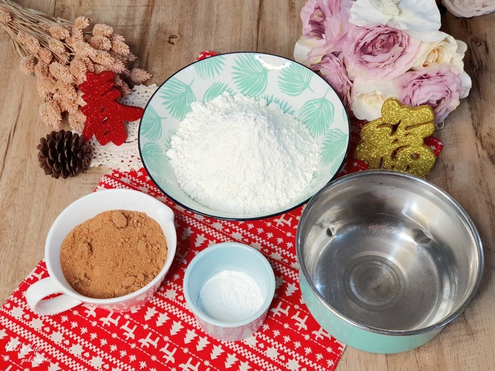 黑糖發糕食譜》親子DIY只要4種材料，快速又好吃！宅在家就來試試看~ - yukiblog.tw