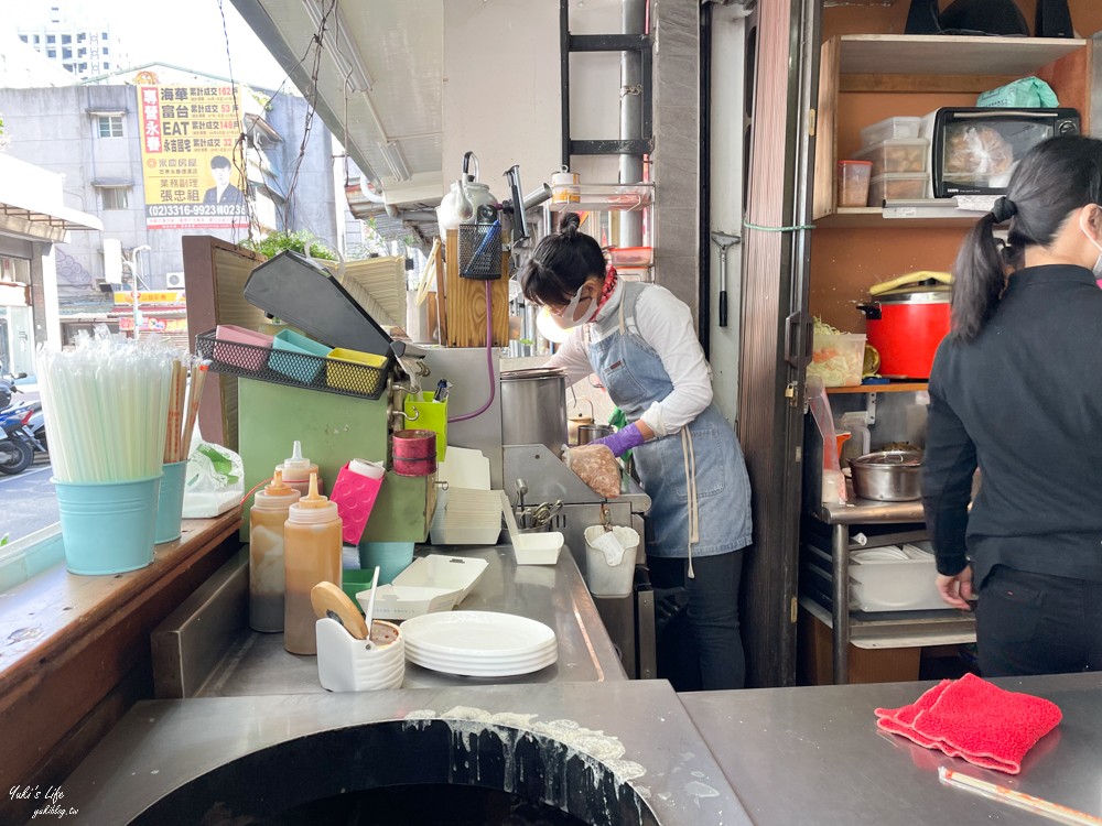 台北美食《城翔早午餐》特色豇豆脆皮蛋餅、大份量紫米飯糰~常常不到早上10點就賣光光(永春捷運站) - yukiblog.tw