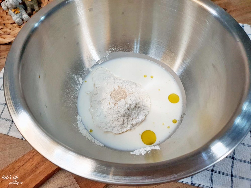 簡單食譜》鮮奶小饅頭～親子DIY有趣又好吃！製作過程不用1小時！ - yukiblog.tw