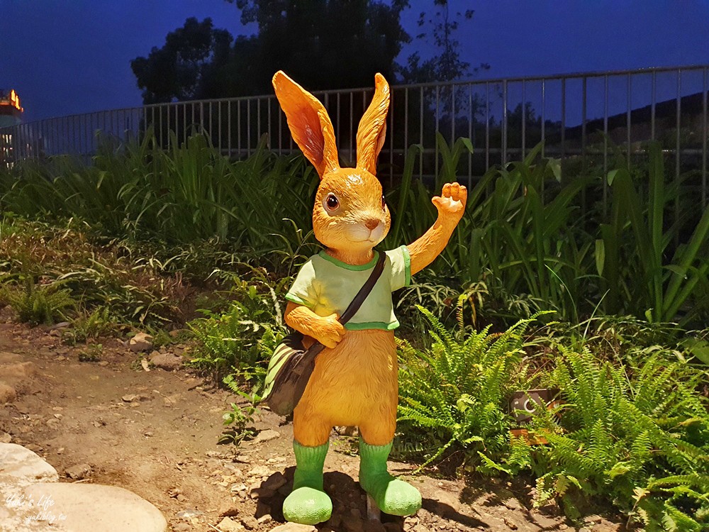 宜蘭景點》礁溪溫泉公園~幾米兔子陪你免費泡腳，超療癒的親子行程等你來(礁溪轉運站旁) - yukiblog.tw