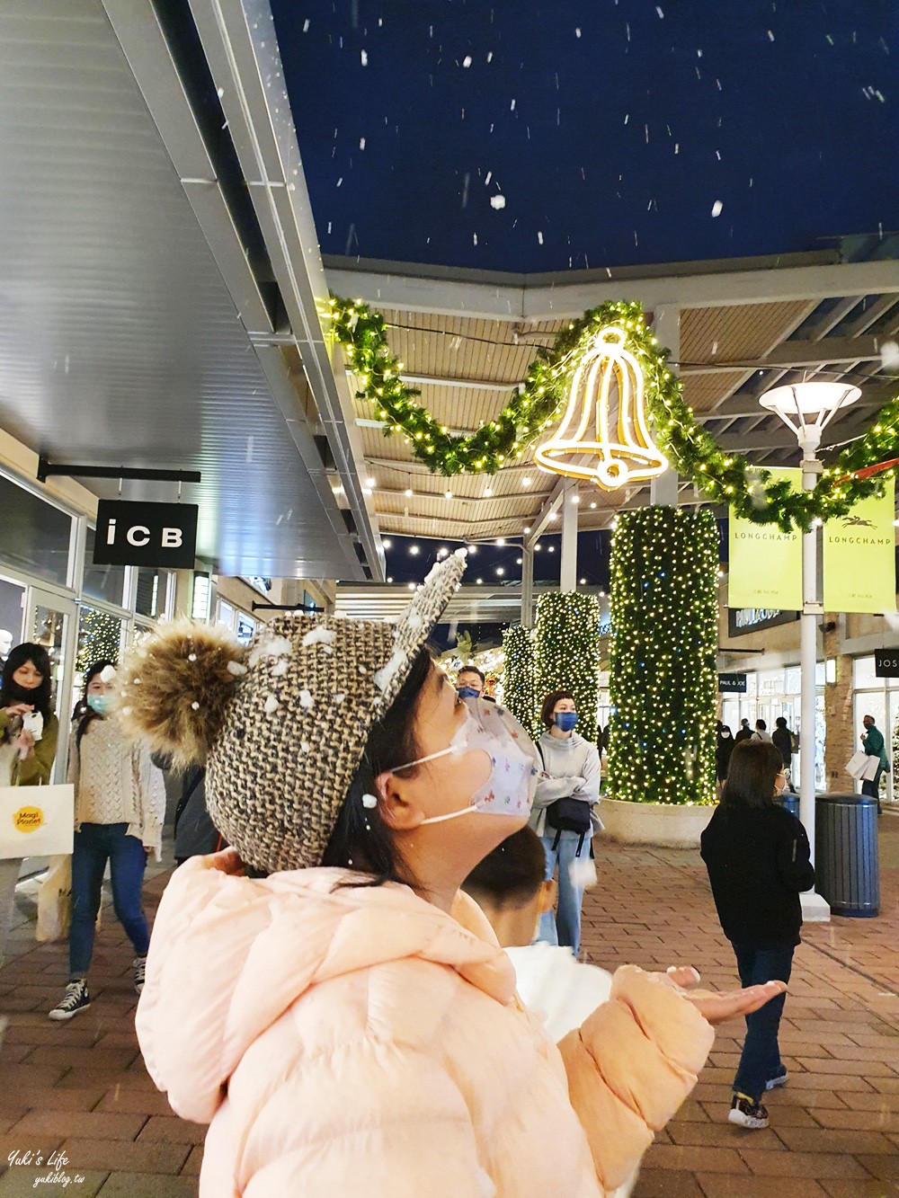 下雪了！超美的耶誕國度，復古迪斯可風場景～華泰名品城聖誕村(有影片) - yukiblog.tw