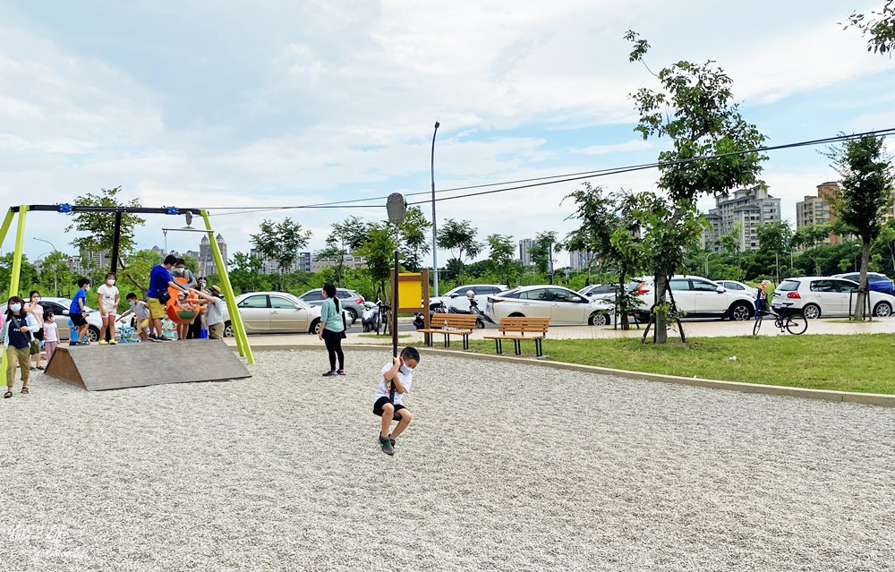 新竹AI智慧園區公園，滑步車練習場、沙坑、滑索~親子放風共融公園 - yukiblog.tw