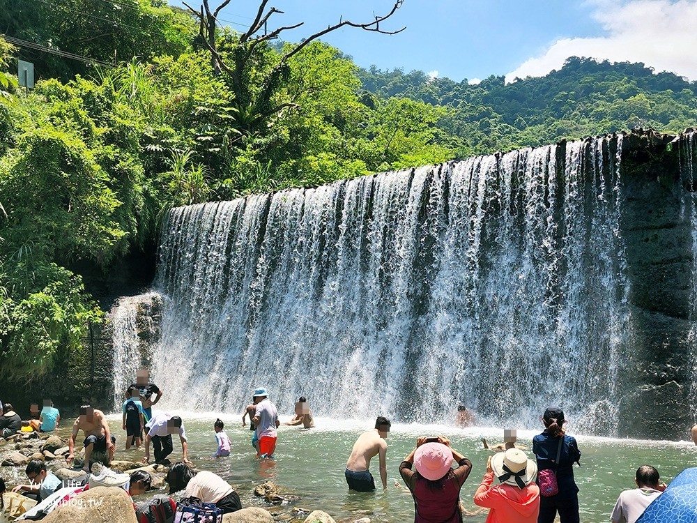 新竹北埔景點》北埔冷泉，特別黃色冷泉池，瀑布超壯觀看了就涼~ - yukiblog.tw