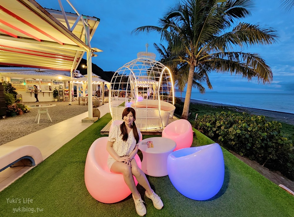 屏東枋山》愛琴海岸海景咖啡，看海第一排幻彩月亮椅超浪漫~ - yukiblog.tw