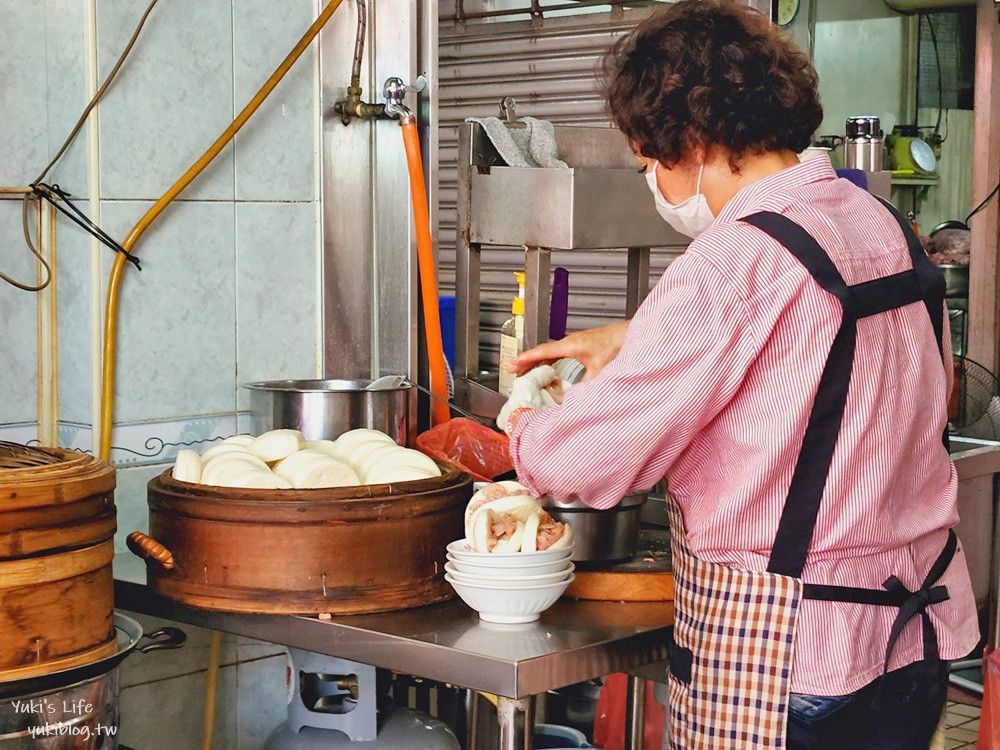 台南國華街美食|阿松割包|超特別的豬舌包,高人氣老店小吃早餐 - yukiblog.tw