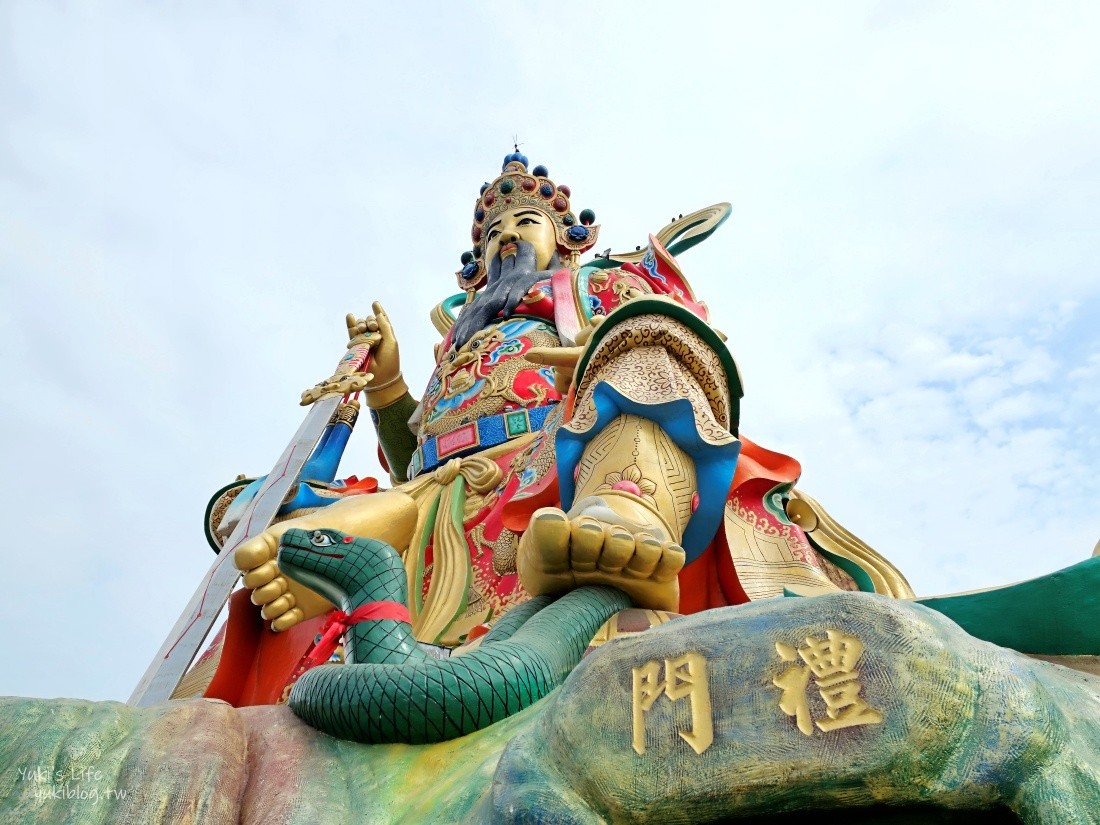 【高雄左營景點】北極玄天上帝，蓮池潭風景區水上巨型神像「元帝廟」 - yukiblog.tw