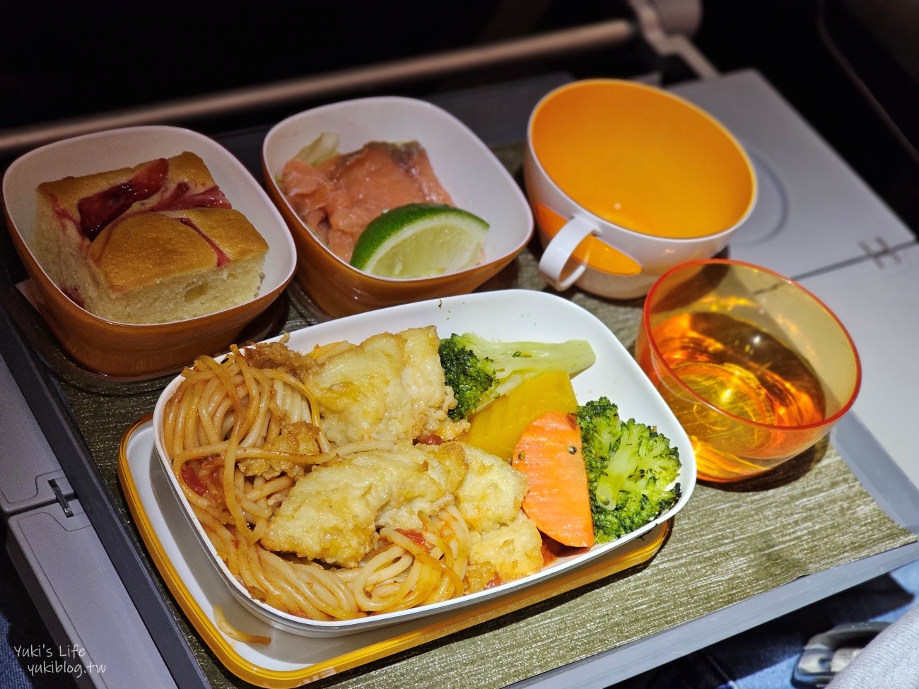 長榮航空飛機餐：如何事先上網訂餐？特殊餐、兒童餐、低熱量餐、海鮮餐、水果餐 - yukiblog.tw