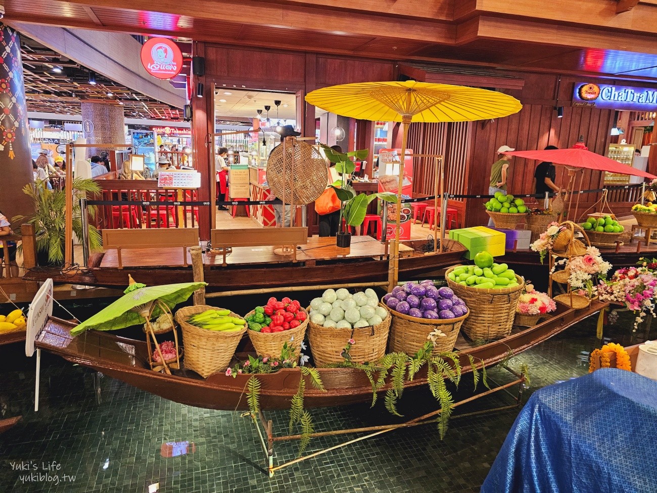 【曼谷景點】ICONSIAM暹羅天地，華麗室內水上市場吃美食吹冷氣太舒服~ - yukiblog.tw