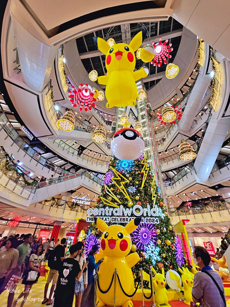 【泰國聖誕節】centralwOrld 巨型皮卡丘聖誕樹，寶可夢大集合~陪你跨年太療癒~ - yukiblog.tw