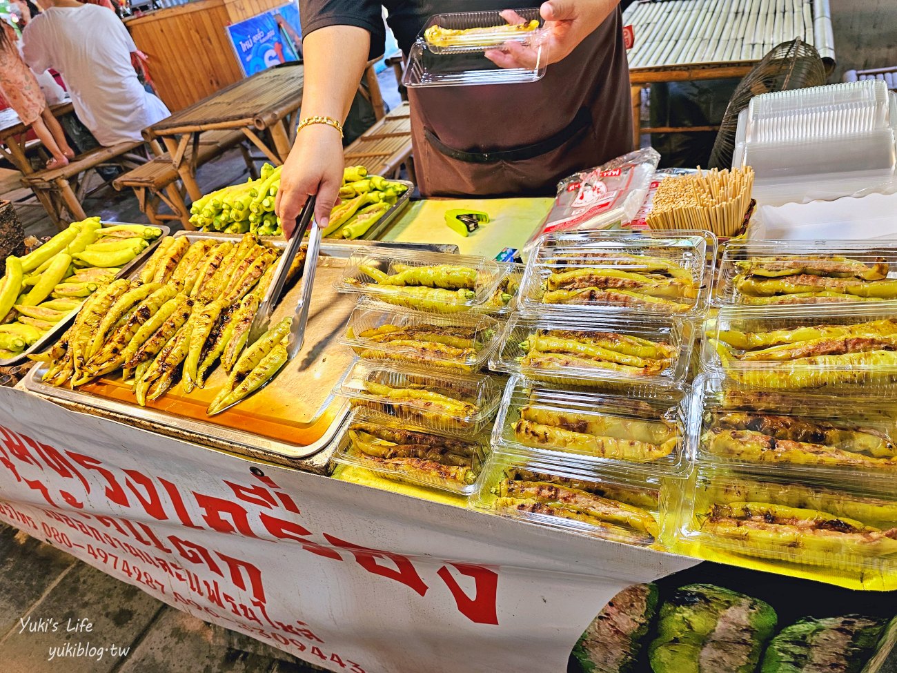曼谷景點【空叻瑪榮水上市場】超便宜週六週日營業假日市場，好吃好買還能搭船遊河 - yukiblog.tw