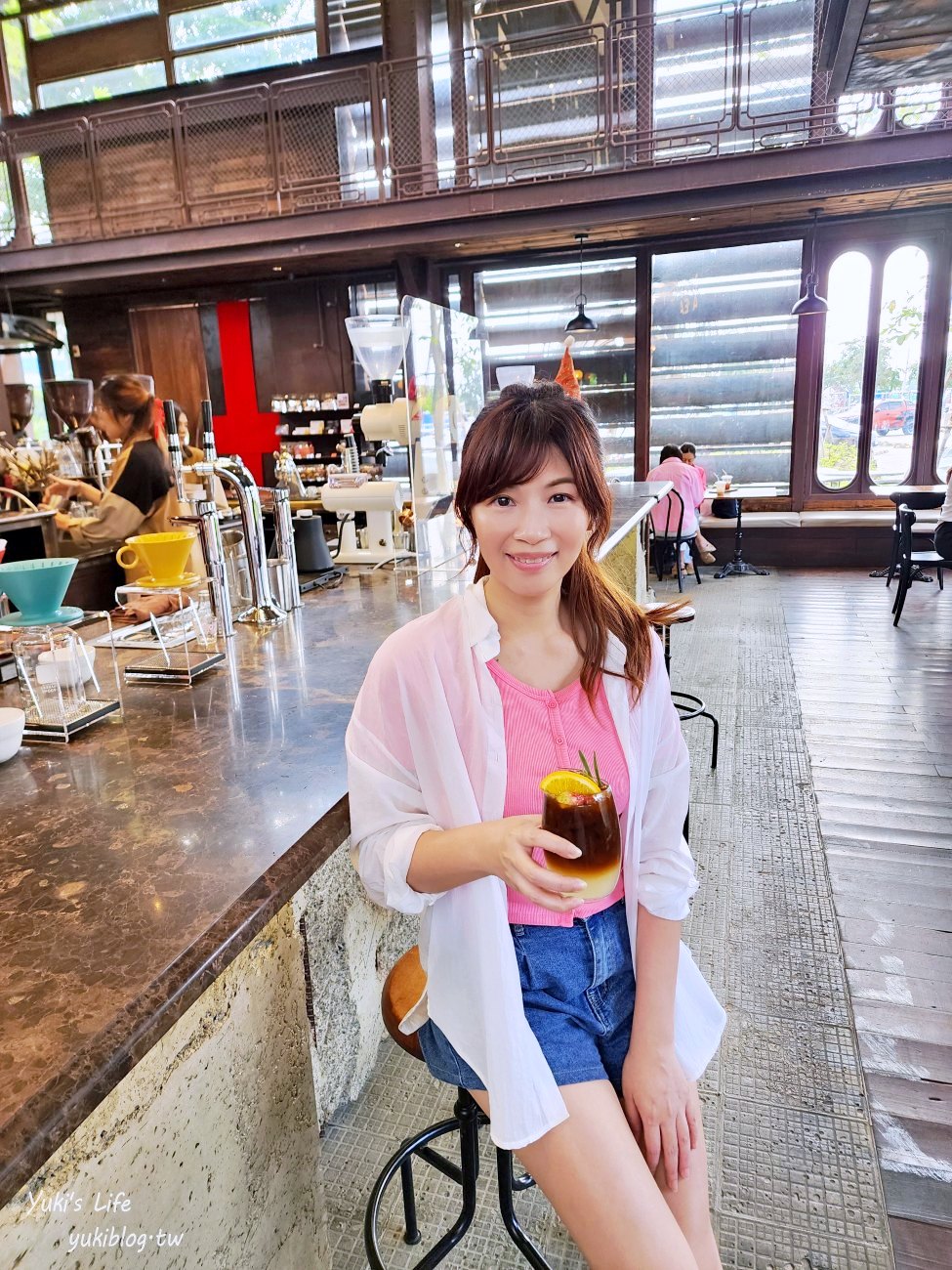 曼谷網美咖啡廳》Rolling Roasters，巨大地球超好拍，質感工業風和專業級咖啡激推！ - yukiblog.tw