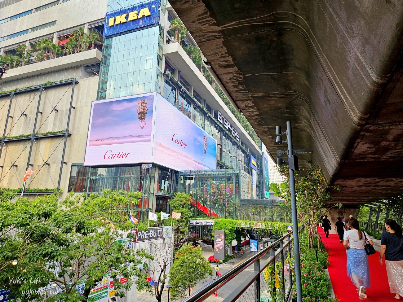 曼谷最新百貨|EMSPHERE購物中心|美食超多.BTS捷運Phrom Phong站.空橋直通 - yukiblog.tw