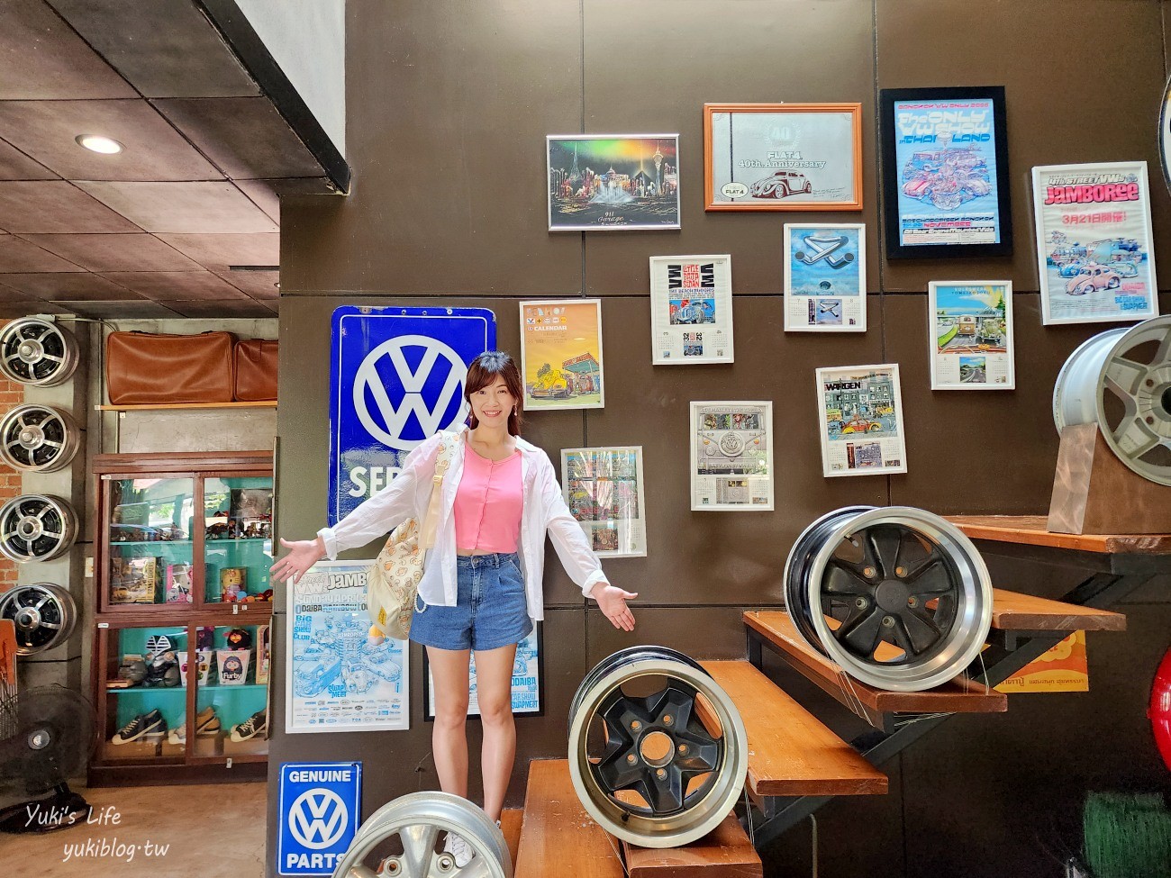 曼谷親子景點【Folktales Cafe & Bistro】古董車主題網美咖啡廳，兒童遊戲區太讚了！ - yukiblog.tw