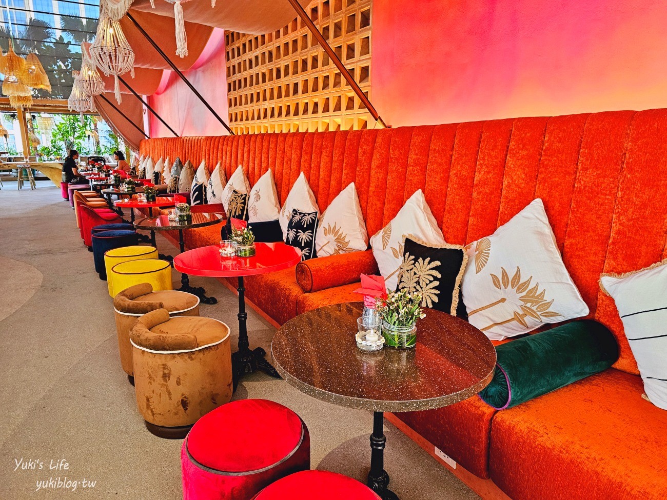 曼谷最新酒吧【TRIBE Sky Beach Club】藏在百貨裡的海島渡假，從早到晚享受池畔Chill氛圍 - yukiblog.tw