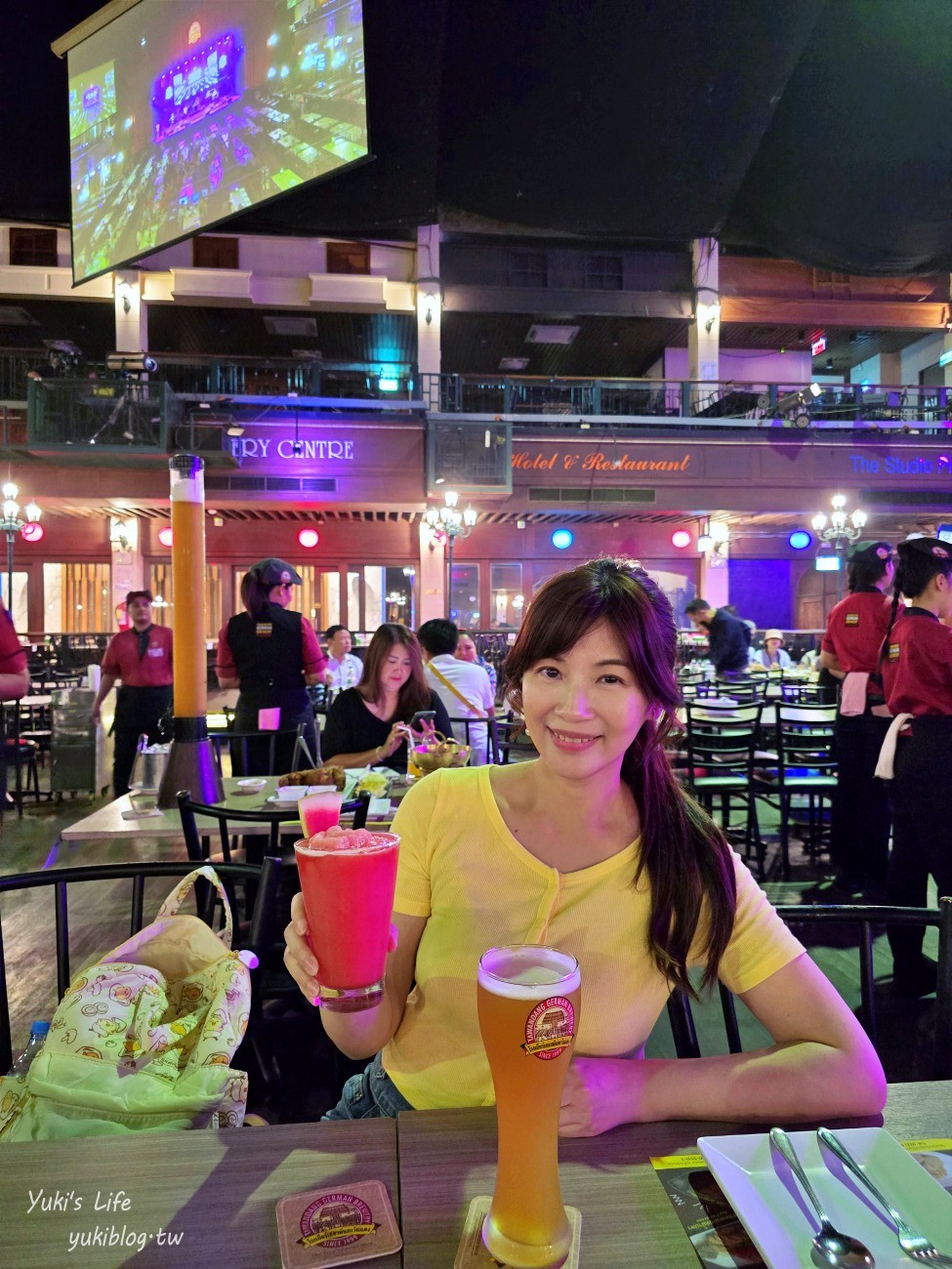 曼谷酒吧餐廳【Tawandang German Brewery】現場大舞台表演氣氛超嗨~有冷氣超推薦必去 - yukiblog.tw