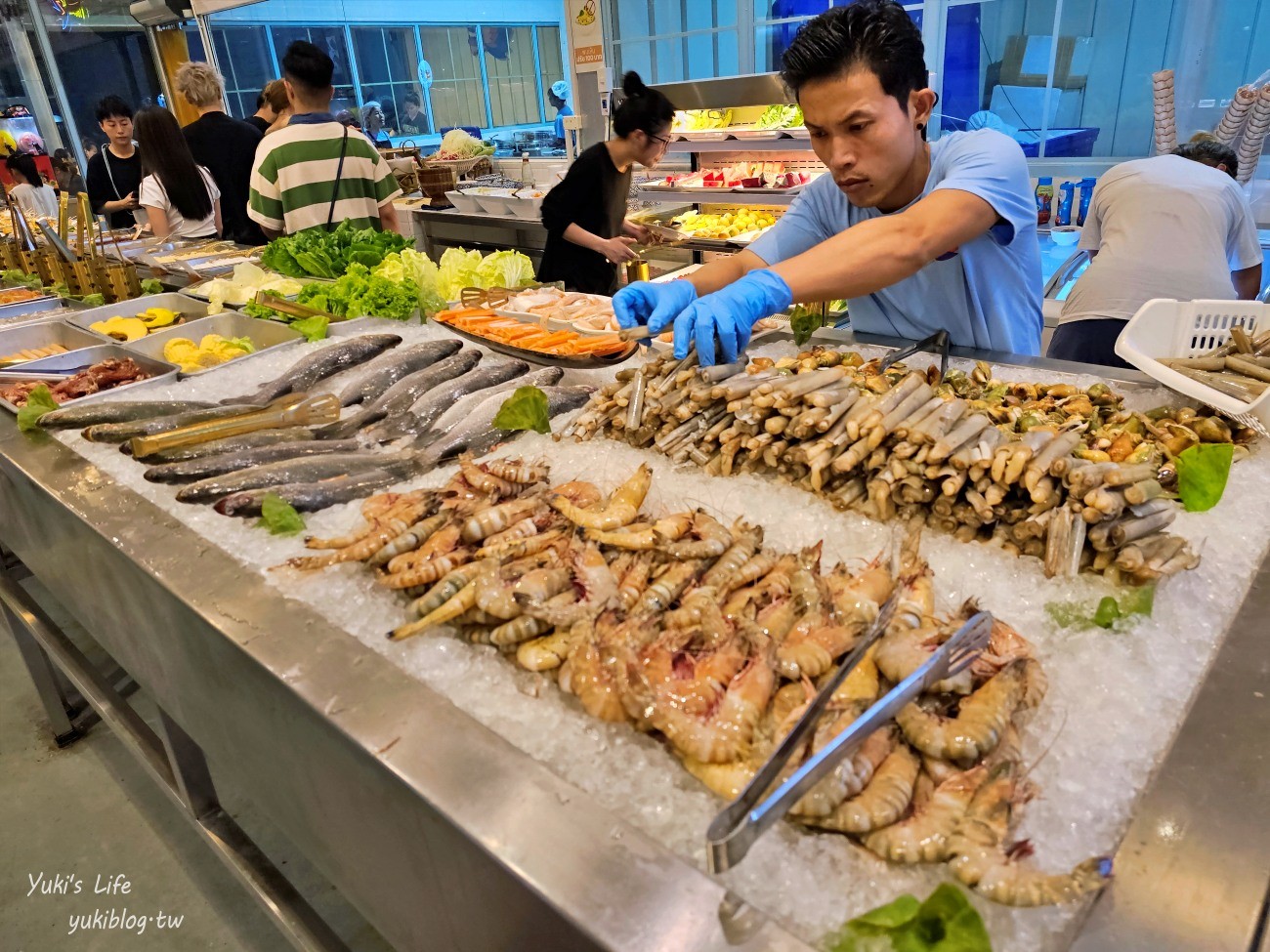 曼谷海鮮不限時吃到飽推薦【Mungkorn Seafood】只要499~泰國蝦.生醃.螃蟹.蔬果任你吃 - yukiblog.tw