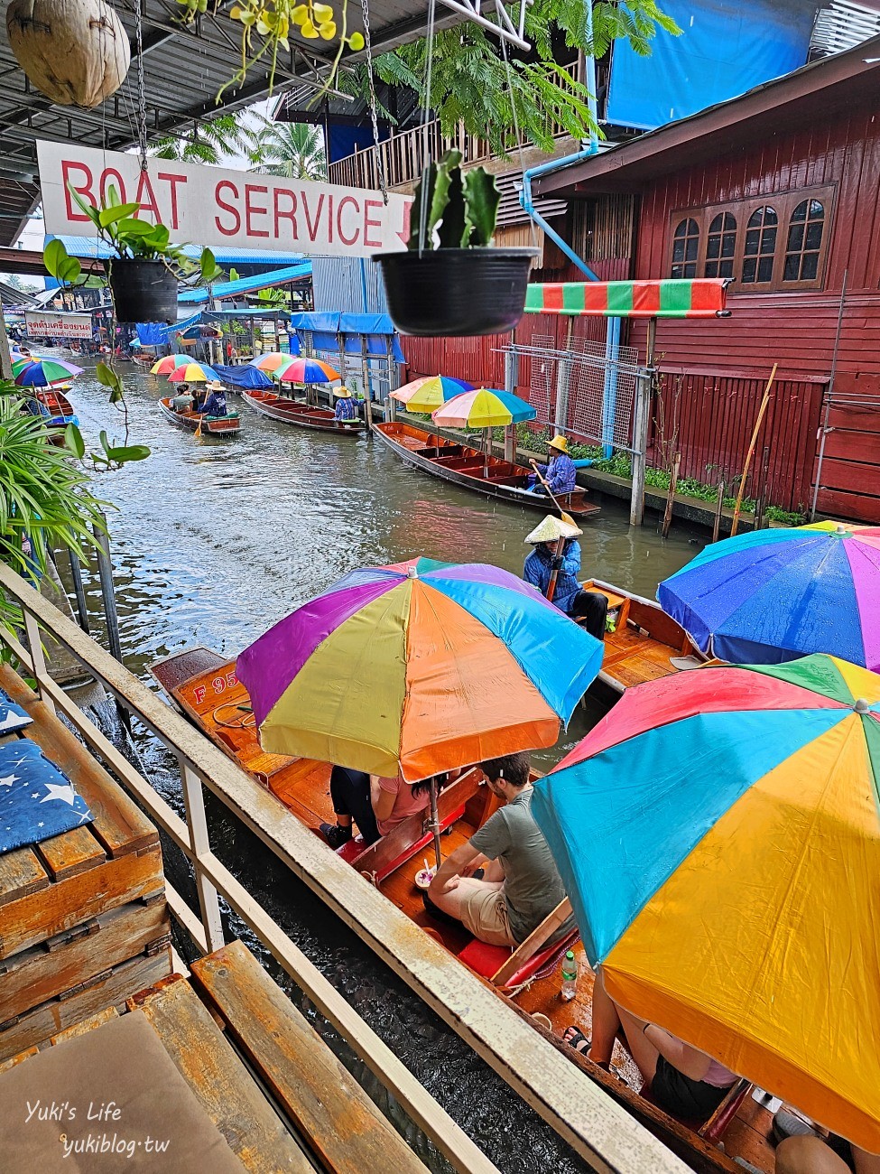 曼谷必玩景點推薦【丹嫩莎朵水上市場】搭手搖船太好玩，曼谷的水上市場推薦這裡！ - yukiblog.tw