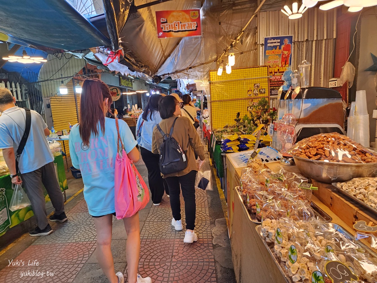 曼谷必玩景點推薦【安帕瓦水上市場】週末限定的水上市場.賞螢火蟲好特別 - yukiblog.tw