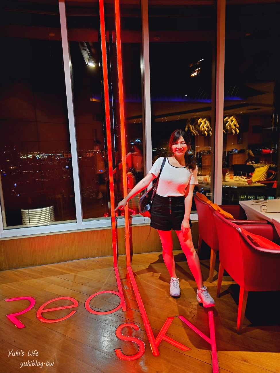 曼谷高空酒吧【Red Sky】飽覽極致夜景，約會求婚首選 - yukiblog.tw