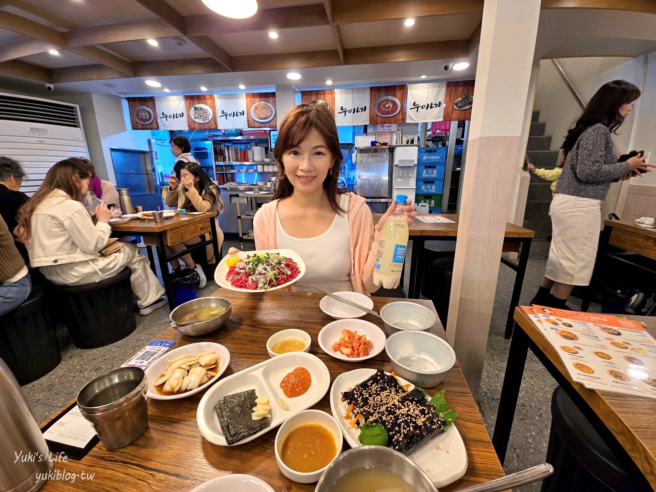 首爾廣藏市場美食「통큰누이네 육회빈대떡」綠豆煎餅.生牛肉.生章魚~附牛肉湯