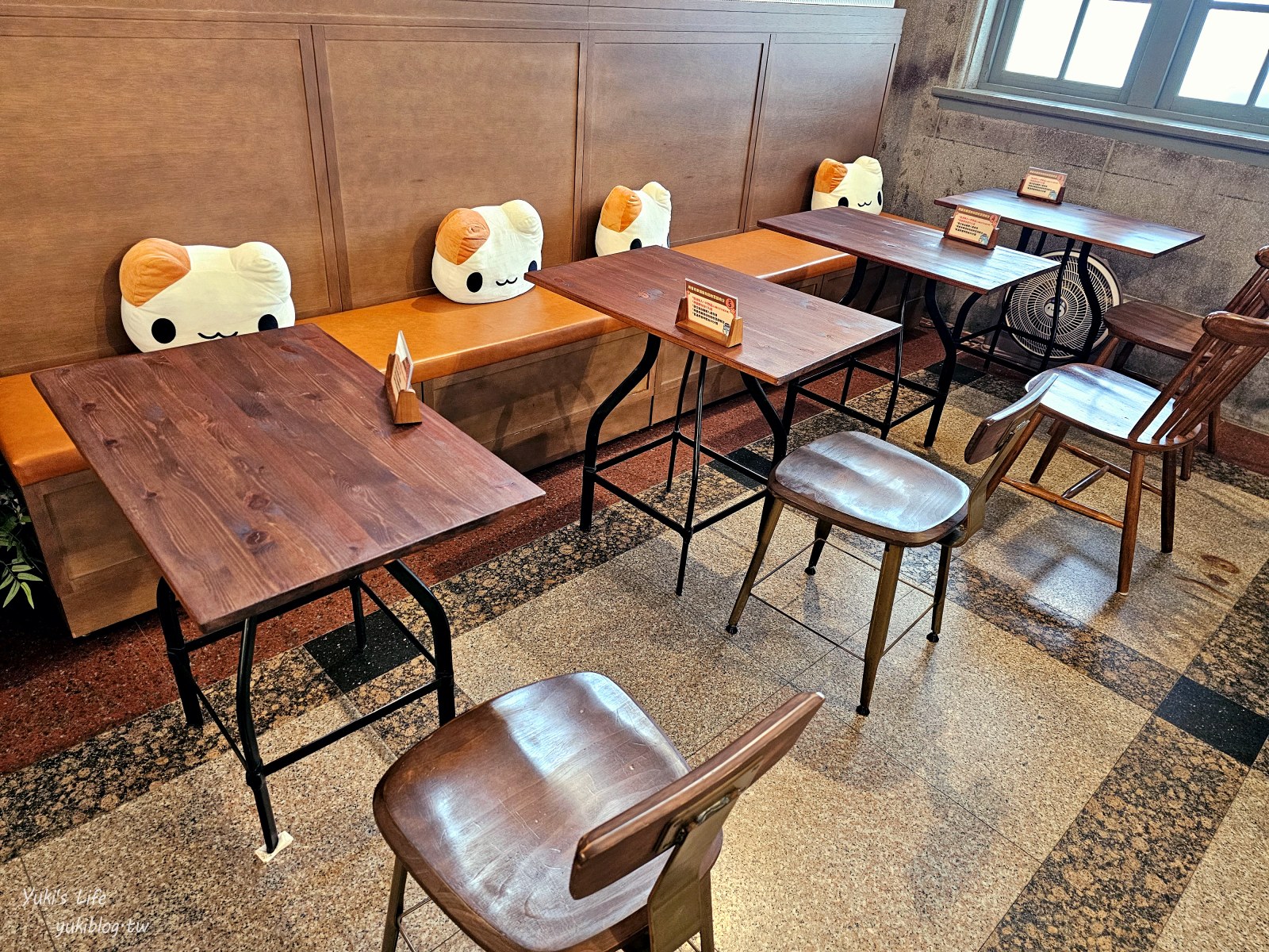 台中咖啡廳|奶泡貓咖啡Foamcat Cafe(臺中驛店)|古蹟裡的奶泡貓雞蛋糕太有梗，可愛爆擊~ - yukiblog.tw