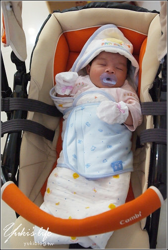 [育兒敗家]＊combi A型4.3kg輕量雙向手推車 & 美國Babytrend 16吋超大車輪嬰兒推車 - yukiblog.tw