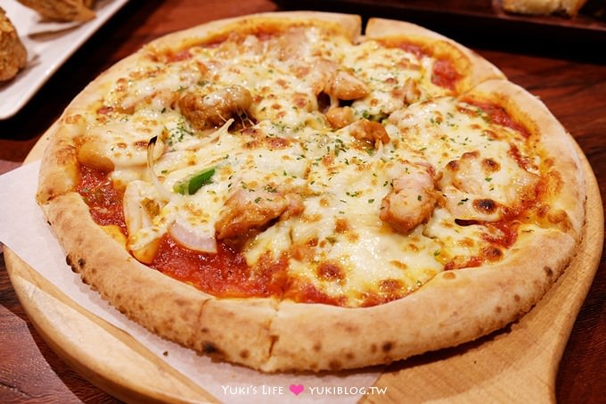 板橋府中站美食【薄多義BITE 2 EAT】pizza、炸物、蛋糕都好好吃！＠誠品生活館 - yukiblog.tw