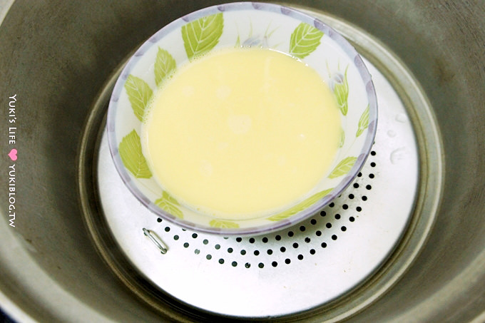 【電鍋食譜】簡單小撇步蒸出零失敗細緻蒸蛋做法、水比例（阿基師的訣竅） - yukiblog.tw