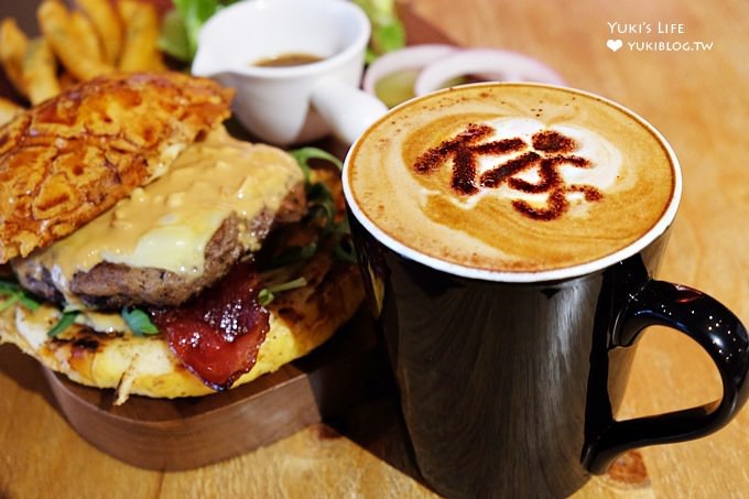 台北東區下午茶【CCKISS查理布朗】姐妹約會拍照早午餐餐廳(菠蘿麵包牛肉漢堡×客製化雪糕) - yukiblog.tw