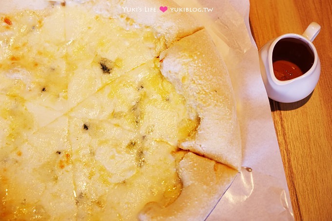 台北【全日時光DAY&DATE TIME】藍乳酪pizza好吃、成都店西門站 - yukiblog.tw