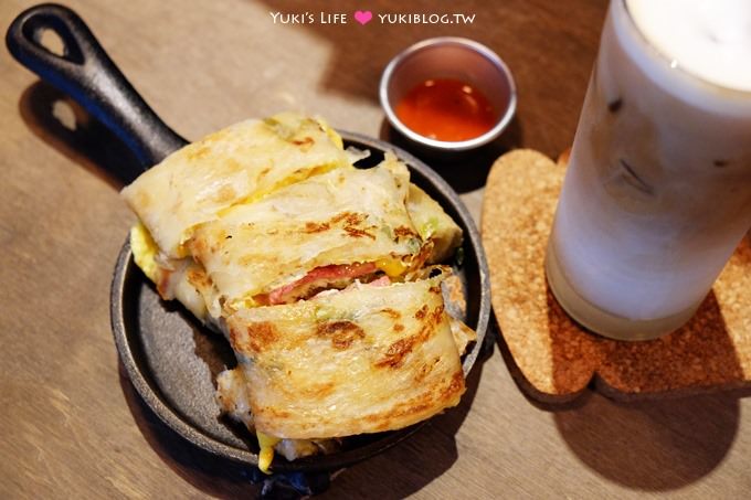 台北西門町【GURU HOUSE早午餐/咖啡】平價厚煎蛋餅、不限時、wifi、插座 - yukiblog.tw