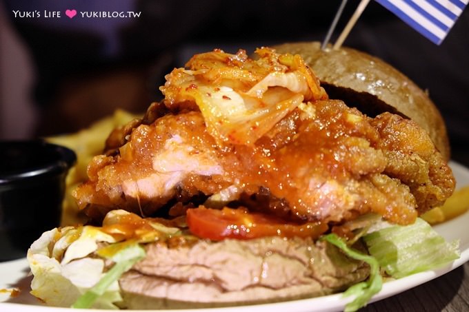 新莊【嘿堡哥美式火烤漢堡店】比手掌大炸雞腿漢堡&疊高高雙層牛肉堡...太可怕@新莊站 - yukiblog.tw