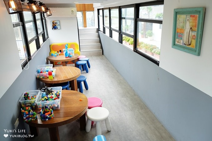 宜蘭親子餐廳【幸福時光Happytime】雙層兒童遊戲室巴士超吸睛×假日免費餅乾DIY - yukiblog.tw