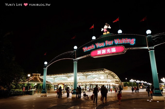 香港自由行┃香港迪士尼樂園III‧雪亮聖誕(真的下雪了)、迪士尼飛天巡遊行、星夢奇緣煙火表演~三大夢幻華麗的回憶! - yukiblog.tw