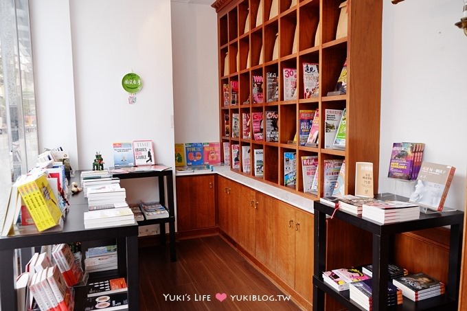 台北內湖┃Moooon River Cafe & Books~ 圖書館風格下午茶 @捷運港墘站 - yukiblog.tw