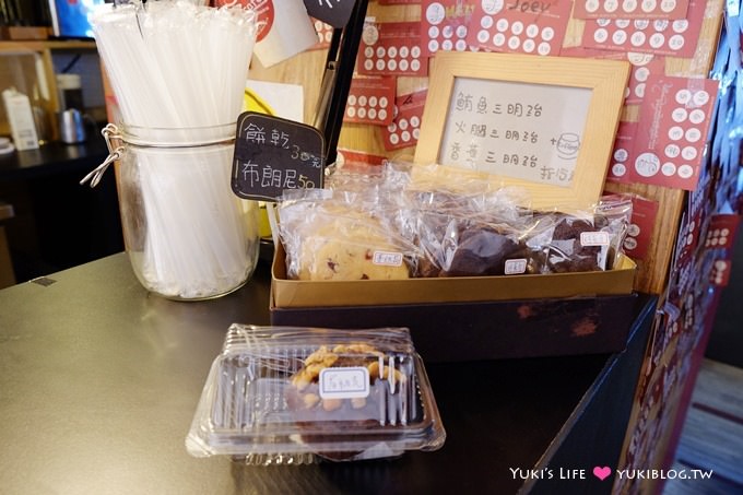 東區美食【享咖啡】無敵平價好咖啡、75元就有拉花拿鐵(有座位及wifi上網、插座) - yukiblog.tw