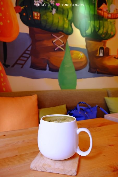 台中【七個醫師的咖啡】全館療癒系畫風彩繪咖啡館(西區近綠園道) - yukiblog.tw