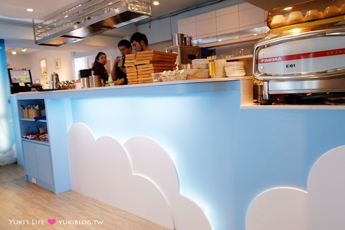 東區特色咖啡館【Uki Smile Coffee】療癒系水藍色大象的可愛地盤❤忠孝敦化站 - yukiblog.tw