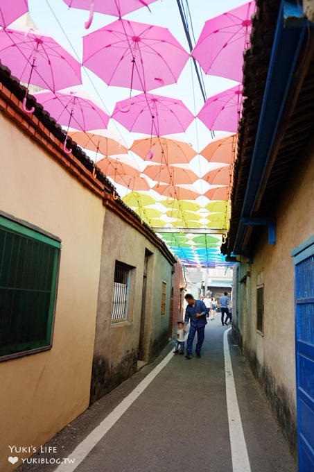 彰化和美繽紛雨傘巷【卡里善之樹彩虹屋】Rainbow House為愛撐傘×IG拍照景點 - yukiblog.tw