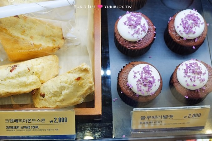 韓國首爾【倫敦COFFEE Manoffin】以瑪芬蓋子咖啡聞名×速食漢堡隨手帶著走有點像麥當當早餐 - yukiblog.tw