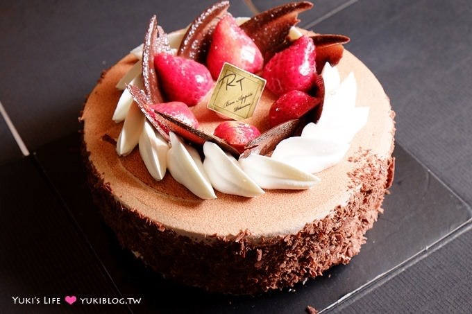 甜點【新竹RT蛋糕】【Amo阿默●瑞士古典醇黑巧克力】好吃! 我的生日蛋糕